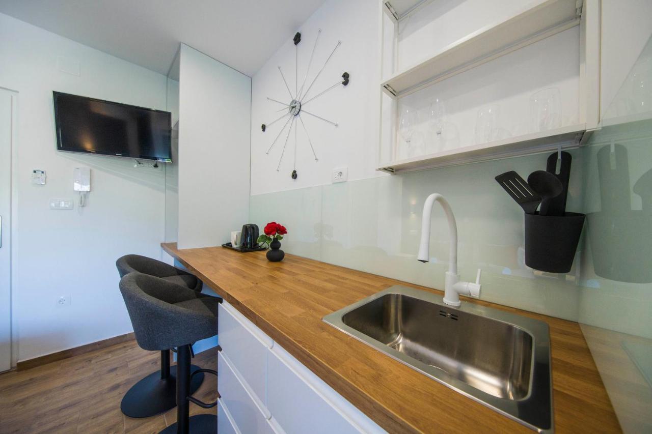 Split Central Luxury Studios 外观 照片